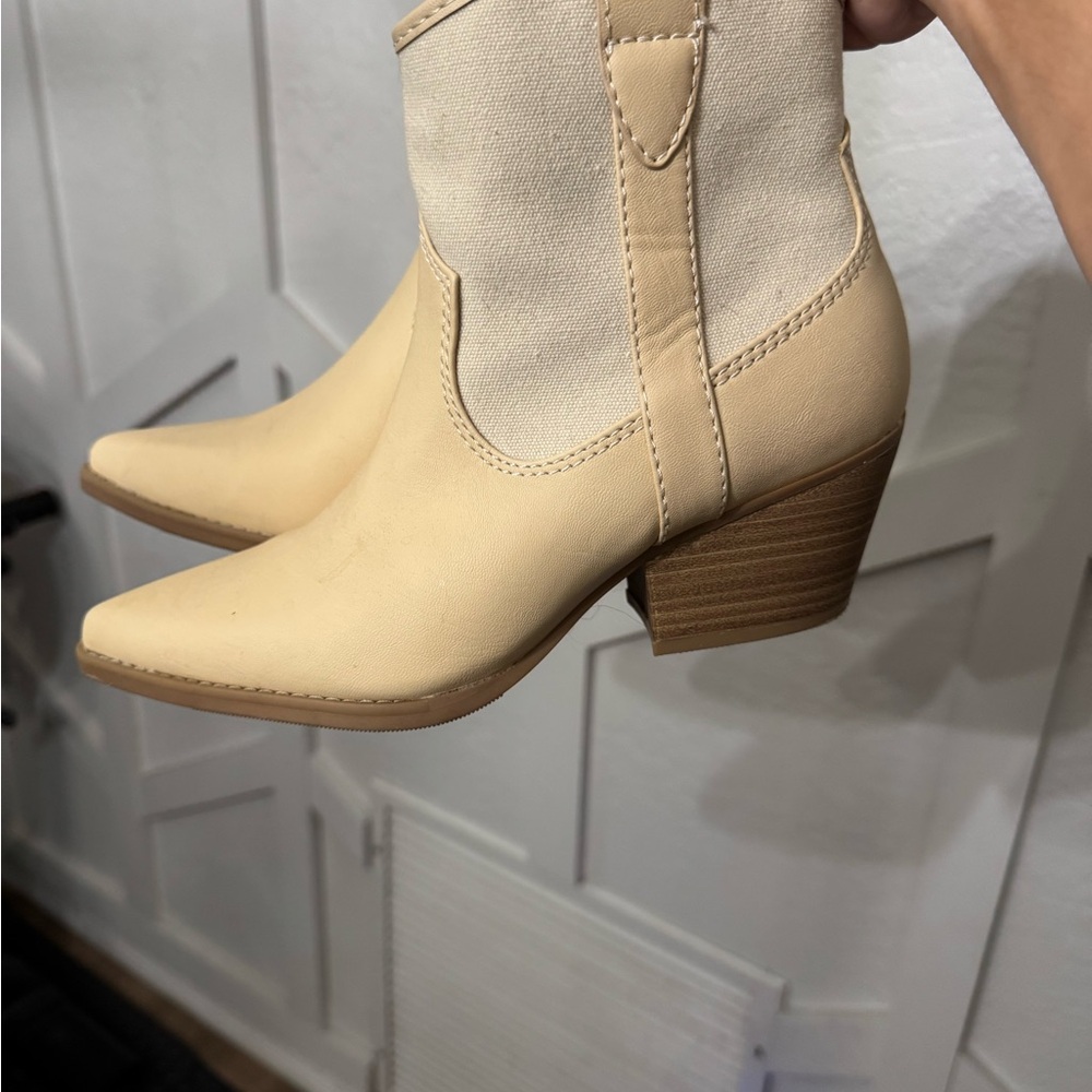 Cream Western Ankle Boots size 7.5